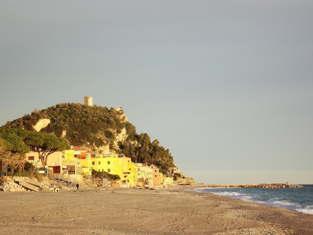 Villa Degli Ulivi B&B Finale Ligure Exterior foto